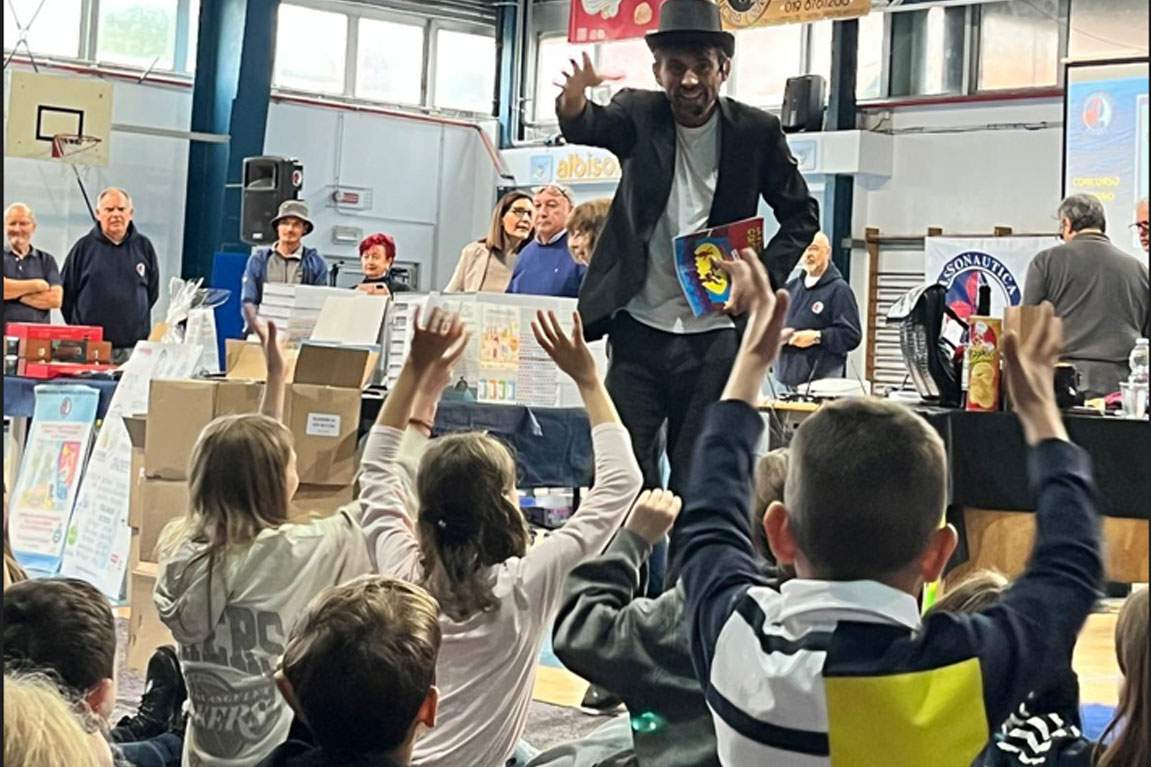 Spettacolo di magia per bambini interattivo e divertente con Falcon Illusionist